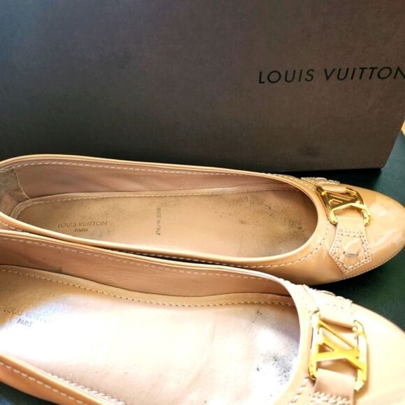 Louis Vuitton Nude Patent Leather Flats - Picture 2 of 13